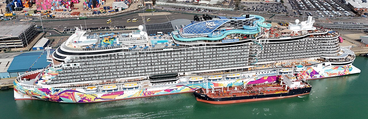 Norwegian Aqua at sea